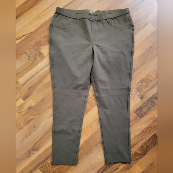 Evy's Tree Olive Green Skinny Pants - Picture 2 of 3